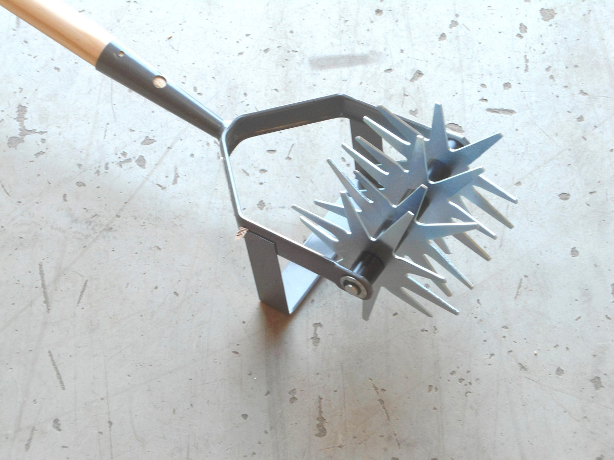 Brise-mottes émietteur avec lame em