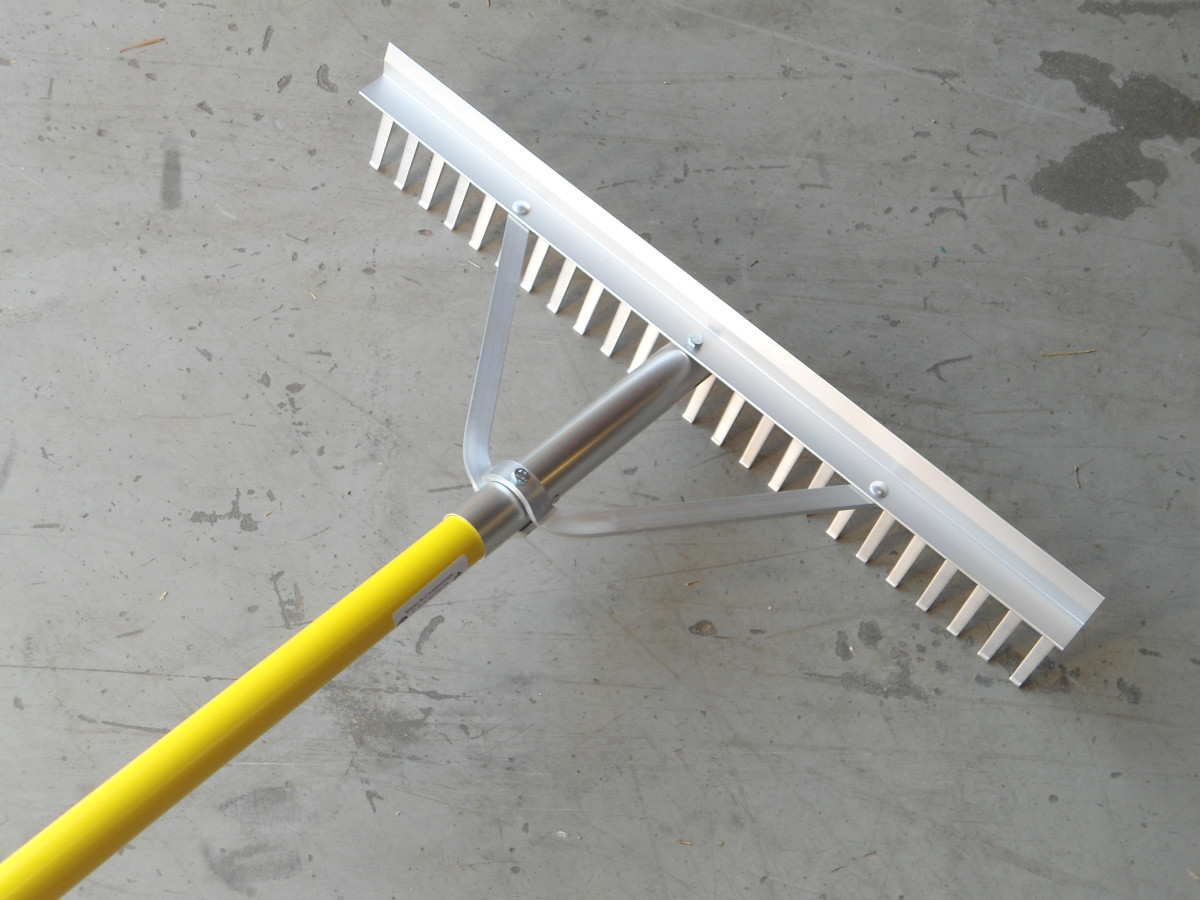 Râteau alu d'engazonnage 61.5 cm